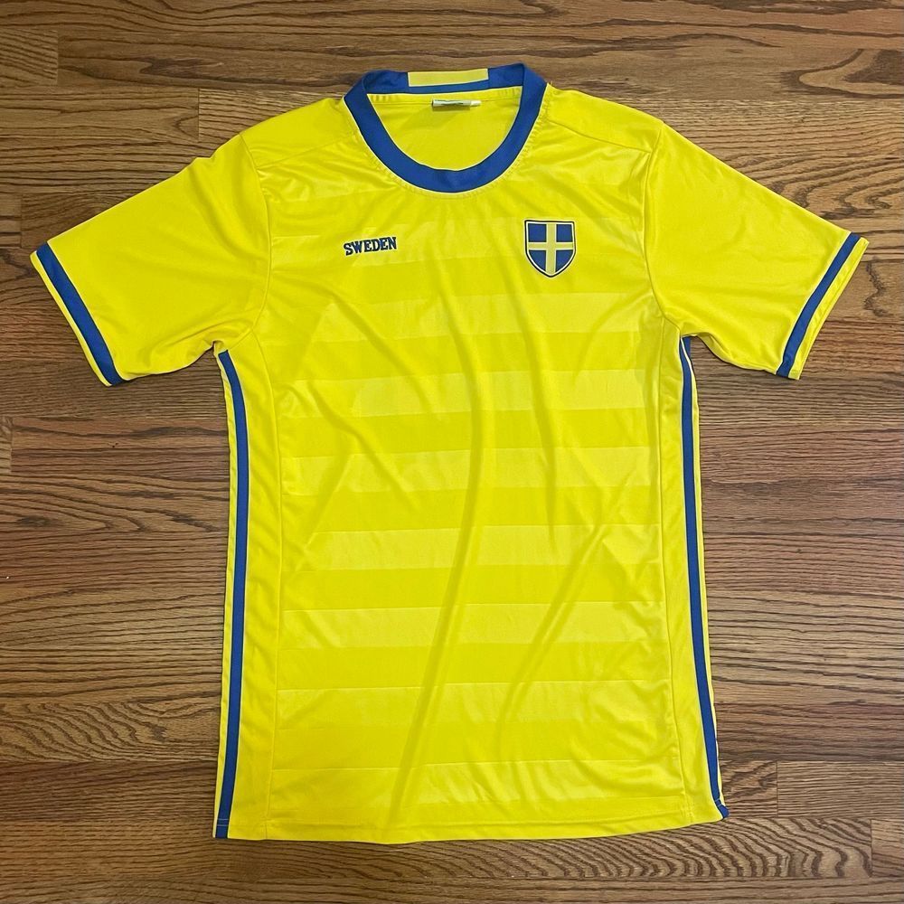 *SOLD* Vintage Zultan Ibrahimovic Sweeden National Team Jersey Size Medium